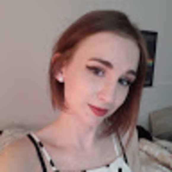 Meet your Posher, Hannah - Picture 1 of 1